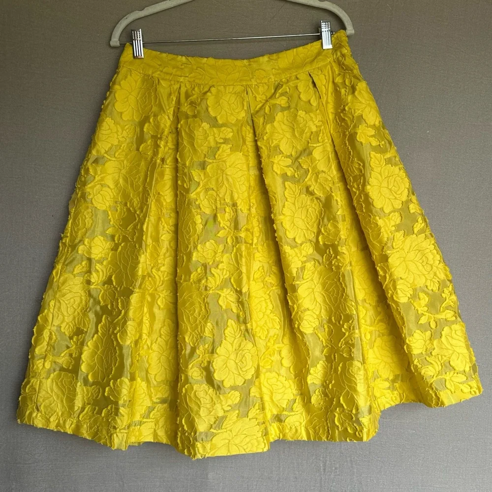 Who What Wear Yellow Textured A-Line Full Pleated Skirt Size 8 Cottagecore - Picture 1 of 8